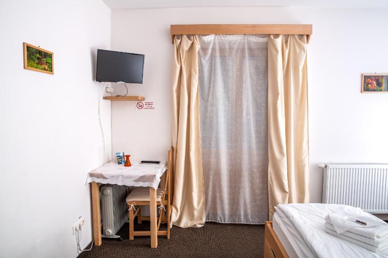Triple Room with Terrace image 2