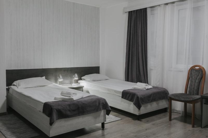 Twin Room image 1