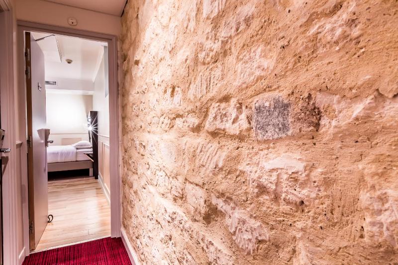 Superior Double Room image 3