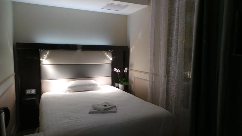 Standard Double Room image 1