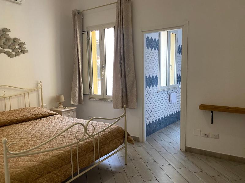 One-Bedroom Apartment image 4