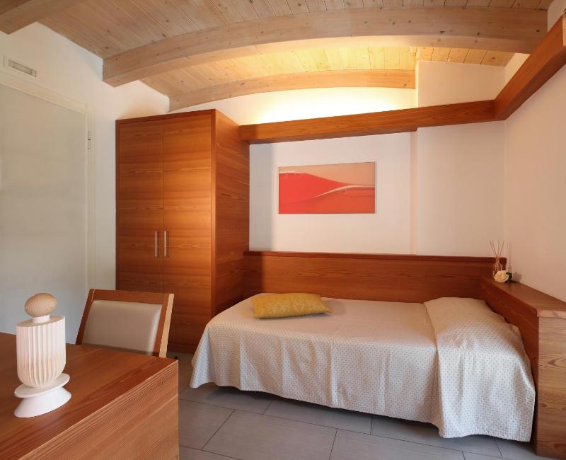Single Room image 1