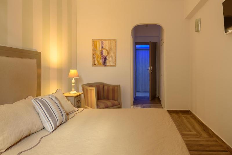 Standard Single Room image 3