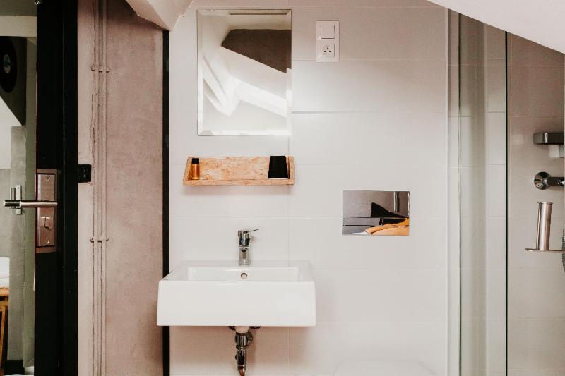 Economy Single Room image 3