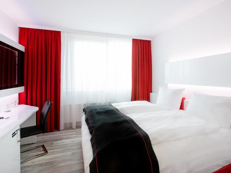 Standard Double Room image 1