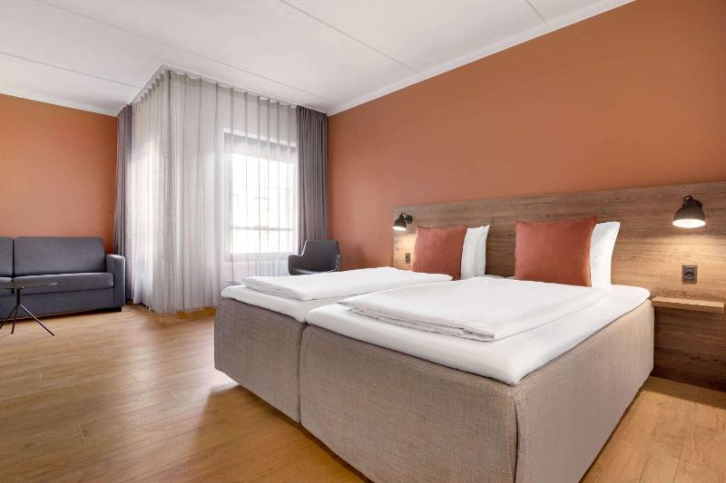 Deluxe Twin Room - Non-Smoking image 1