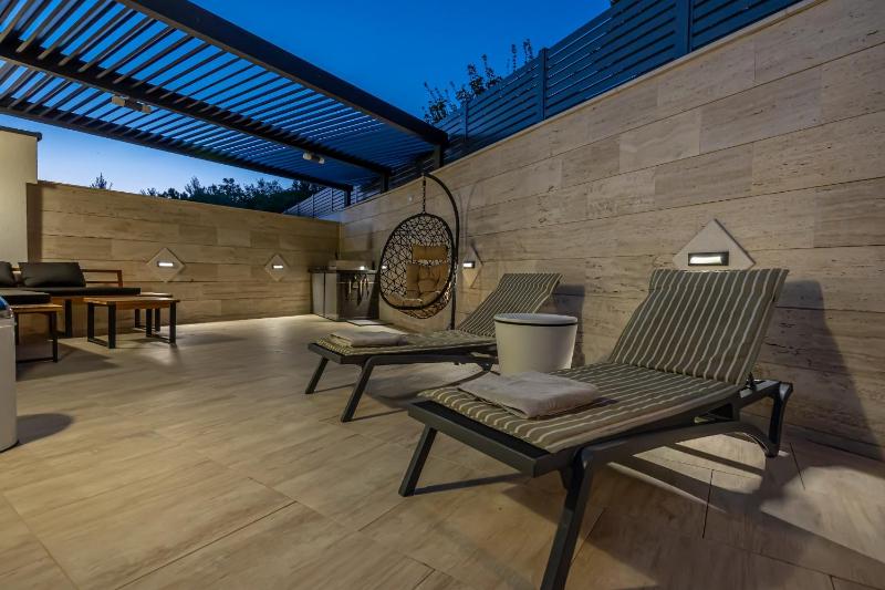 Villa Marassi with Heated Pool Hot Tub and Sauna - image 27
