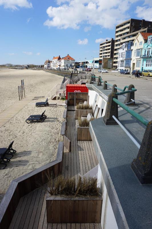 Studio Apartment with Sea View image 2