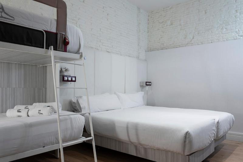 Sextuple Room image 3