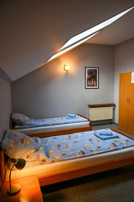 Twin Room with Private Bathroom image 4