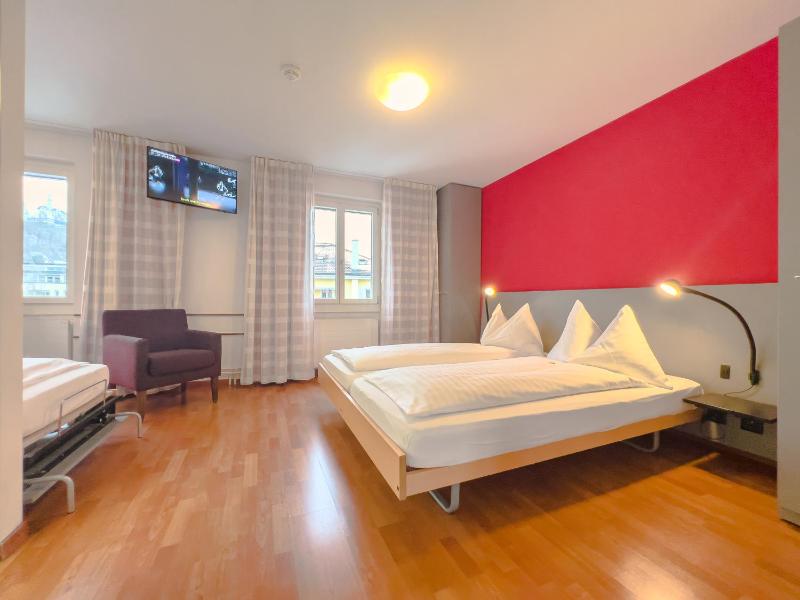 Superior Triple Room image 1