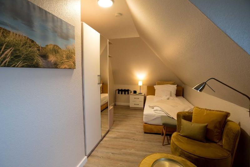 Single Room with Shower image 1