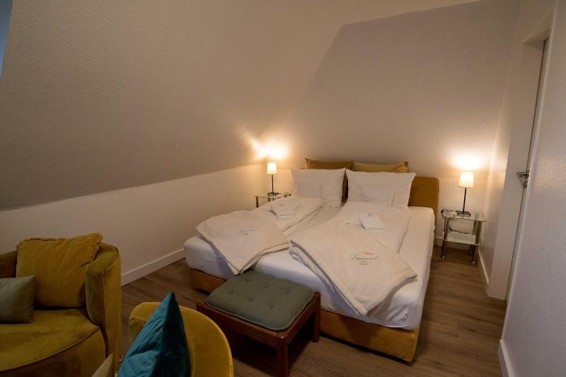 Double Room with Garden View image 1