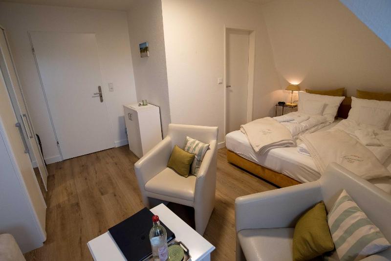 Double Room with Garden View image 2