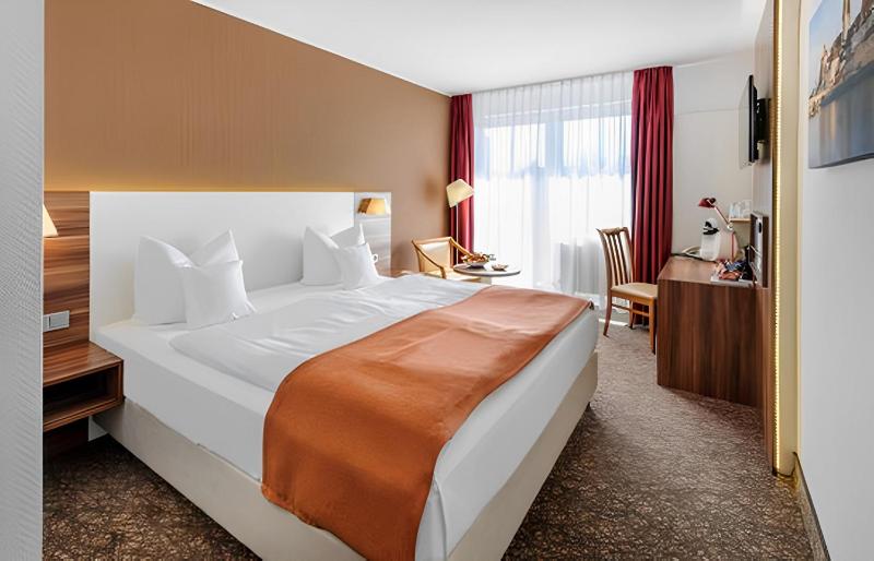 Standard Double Room image 1