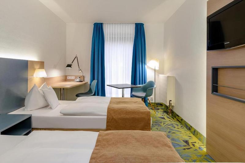 Comfort Twin Room image 3