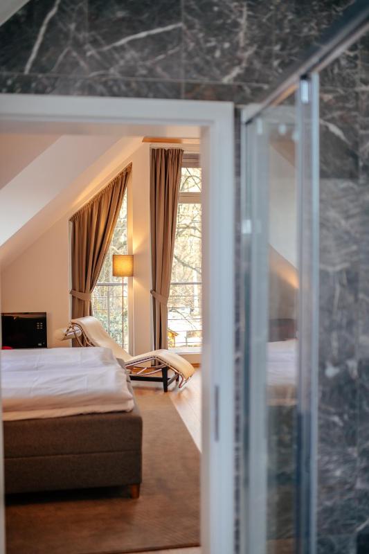 Double Room with Balcony image 4