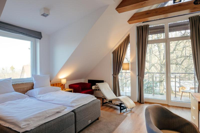 Double Room with Balcony image 3