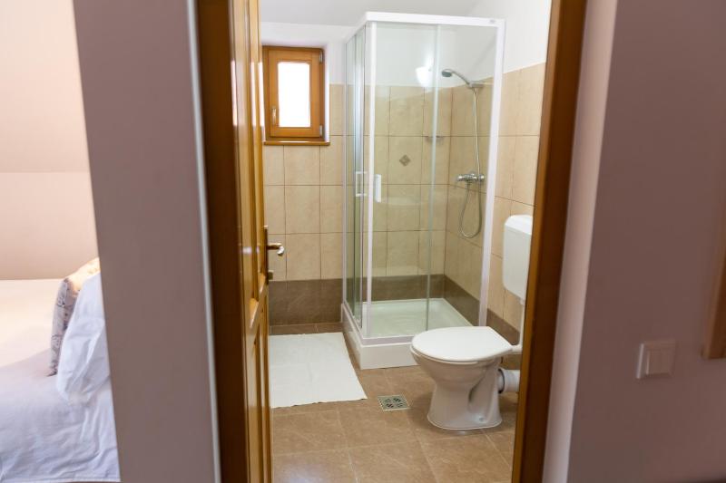 Standard Double Room image 3