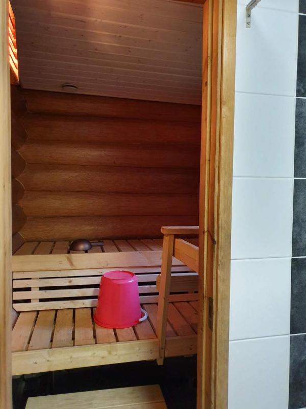 Chalet with sleeping alcove and sleeping loft image 3