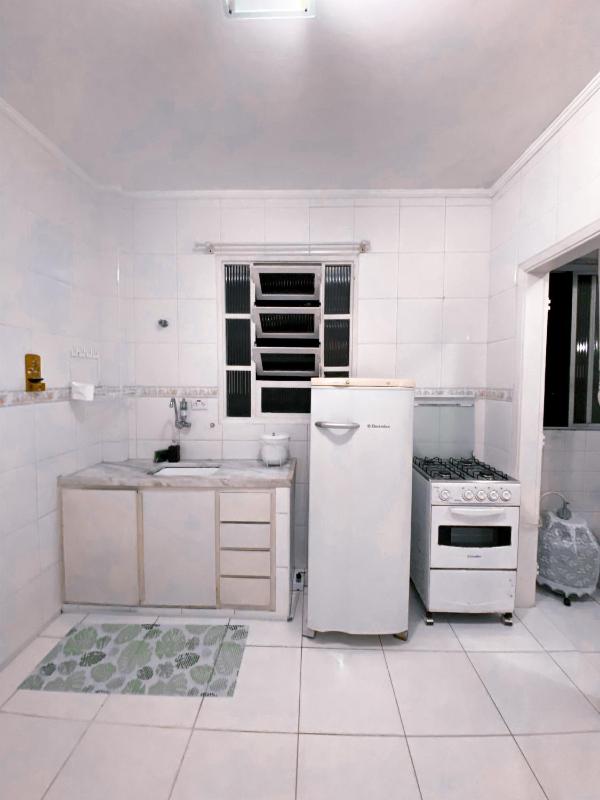 APTO na praia Pitangueiras - Guarujá - image 2