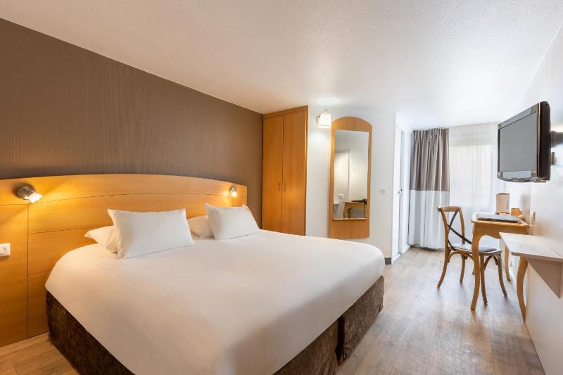 Standard Queen Room image 2