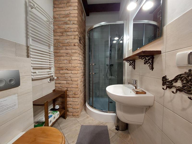 One-Bedroom Apartment image 3
