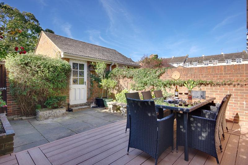 14 Oxford Mews - 5 Star Living for up to 10 People - image 8