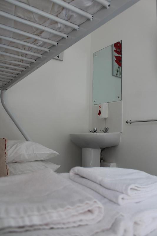 Backpackers Blackpool Hotel & Suites - image 37