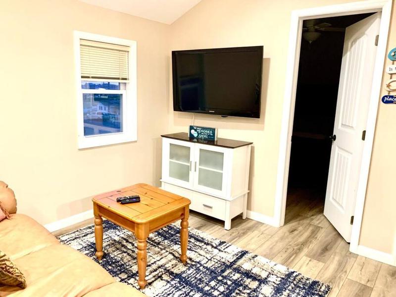 Three-Bedroom Apartment image 4