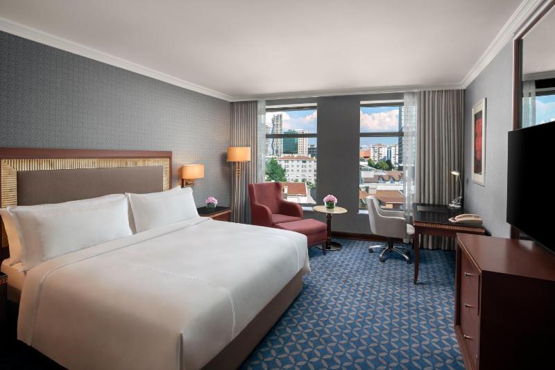 King Room image 4
