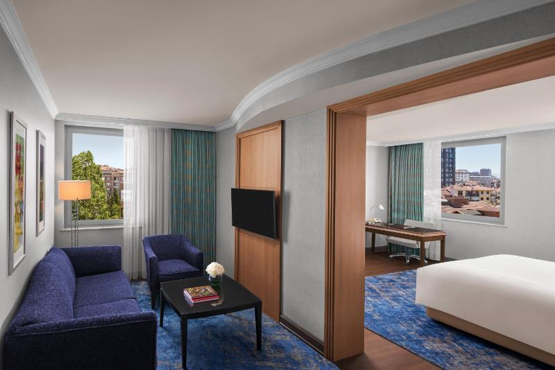 Junior Suite image 4