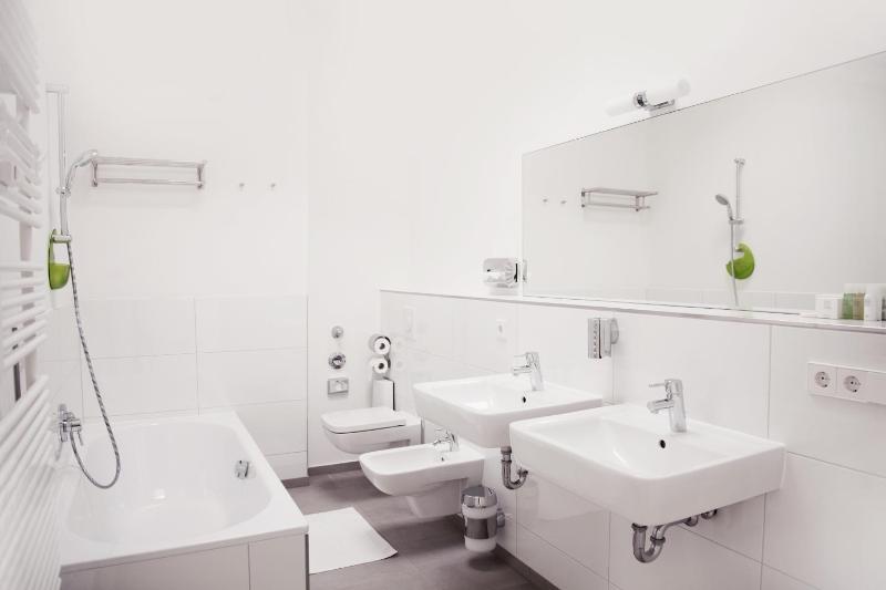 Penthouse Suite with Balcony image 3