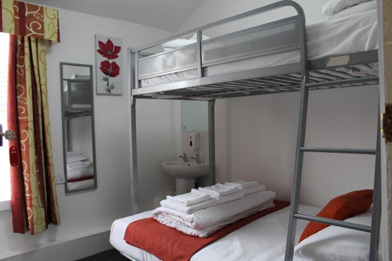 Backpackers Blackpool Hotel & Suites - image 16