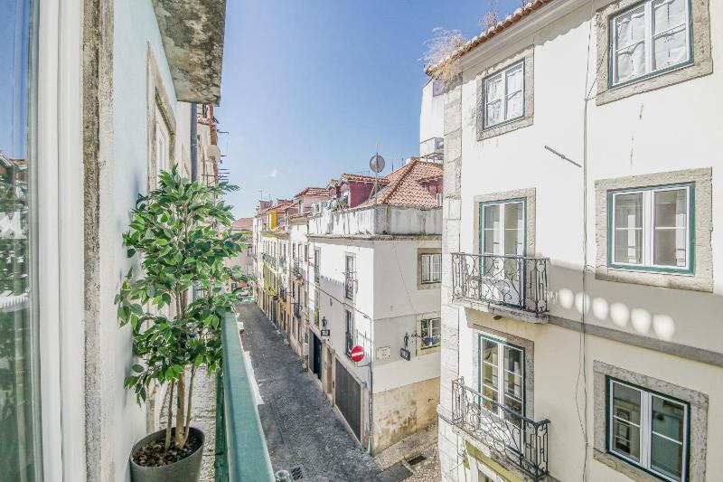 Bairro House Lisbon Charming Suites - image 13