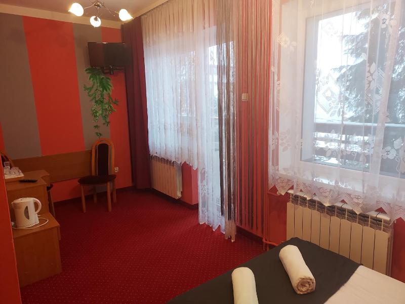 Double or Twin Room with Balcony image 4