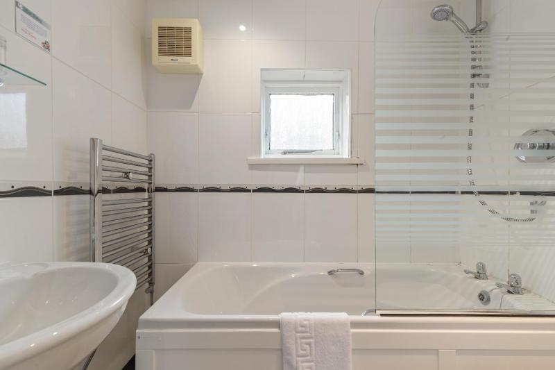 Standard Double Room image 2