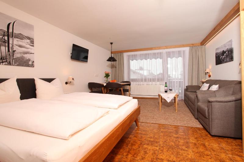 Comfort Studio with Balcony image 4