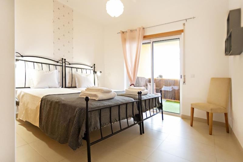 Fleming Apartment - image 5