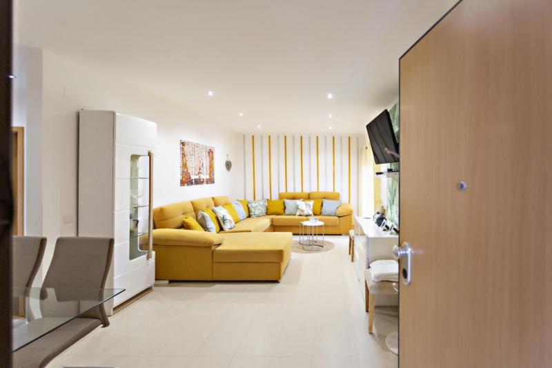 Fleming Apartment - image 10