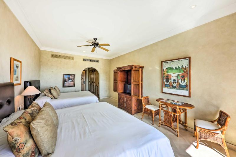 Cabo San Lucas Villa w/ Resort Amenities! - image 9