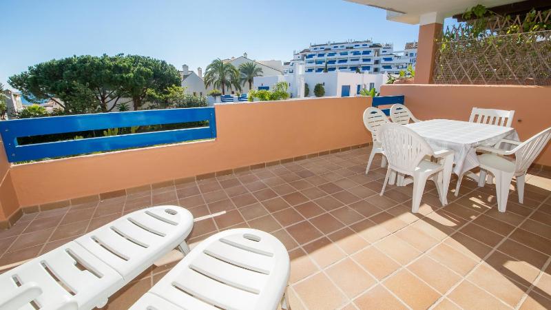 Duquesa Suites 206 - image 26
