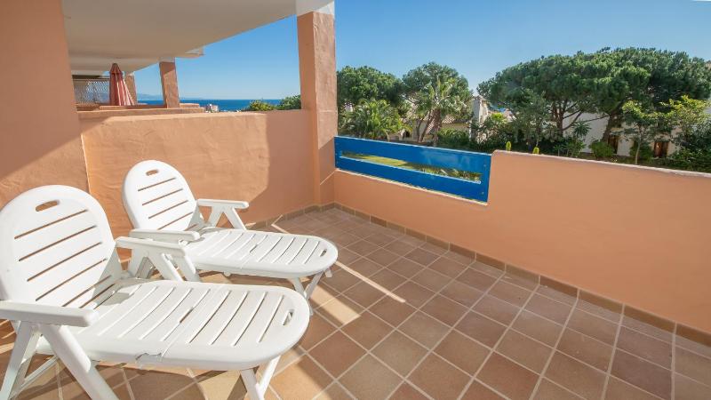Duquesa Suites 206 - image 32