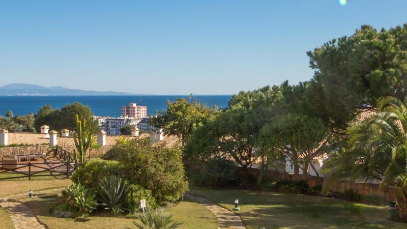 Duquesa Suites 206 - image 31