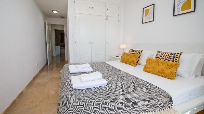 Duquesa Suites 206 - image 10