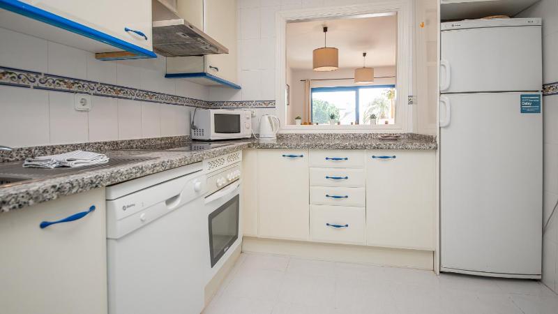 Duquesa Suites 206 - image 7