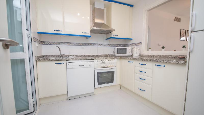 Duquesa Suites 206 - image 6