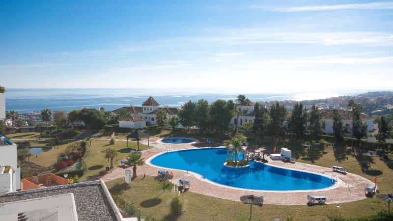 Duquesa Suites 206 - image 17