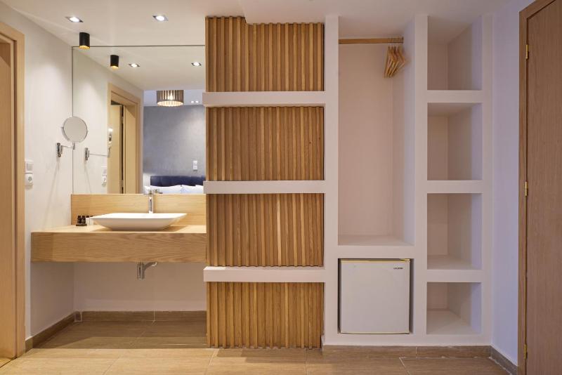 Deluxe Double Room image 4