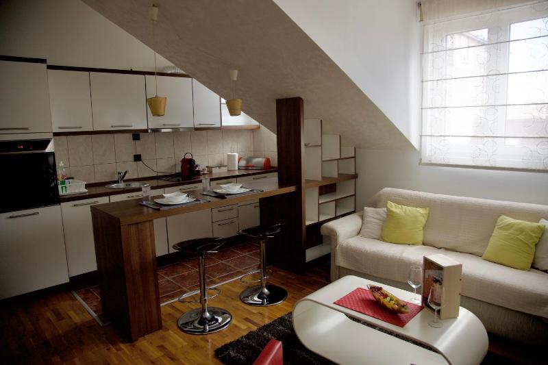 TRIANGLE CITY Apartment 1 - image 7